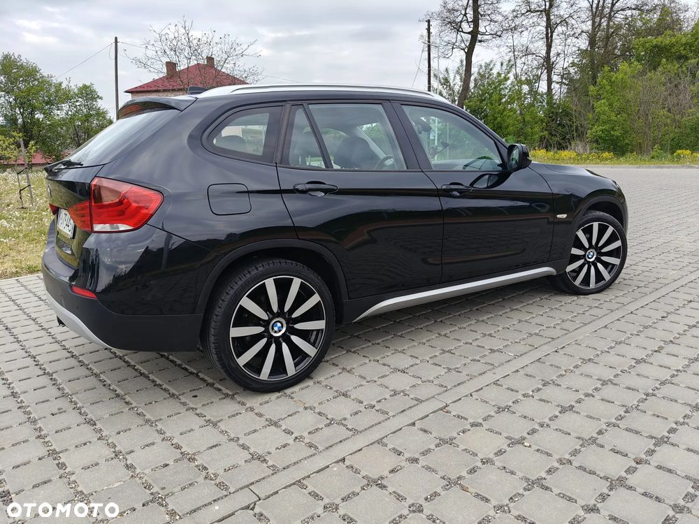 BMW X1 xDrive18d xLine - 12