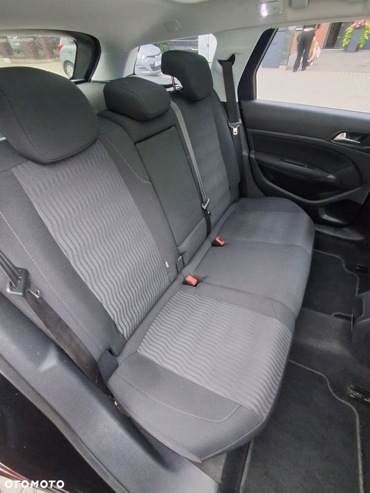 Peugeot 308 1.6 BlueHDi Allure S&S - 15