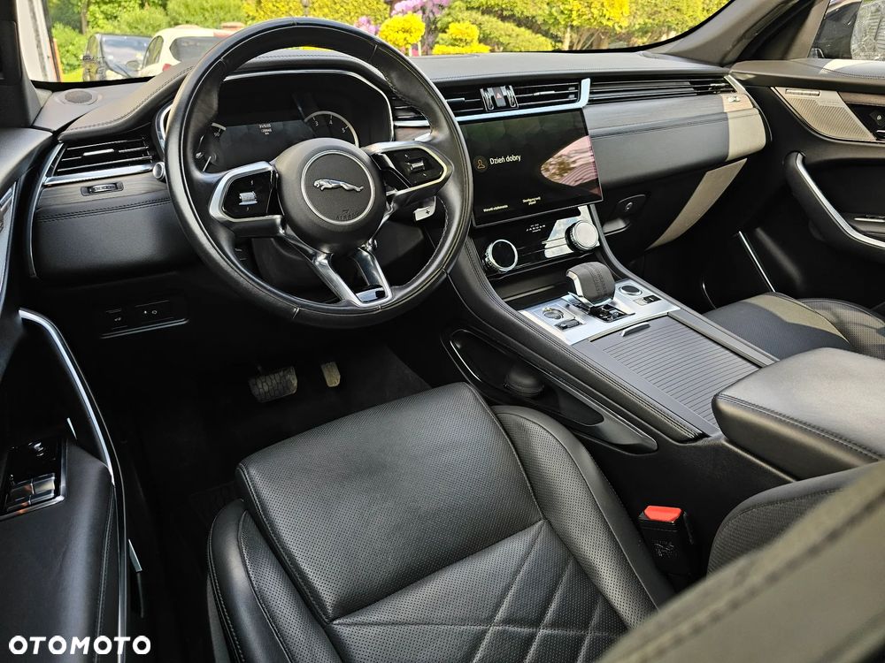 Jaguar F-Pace - 13