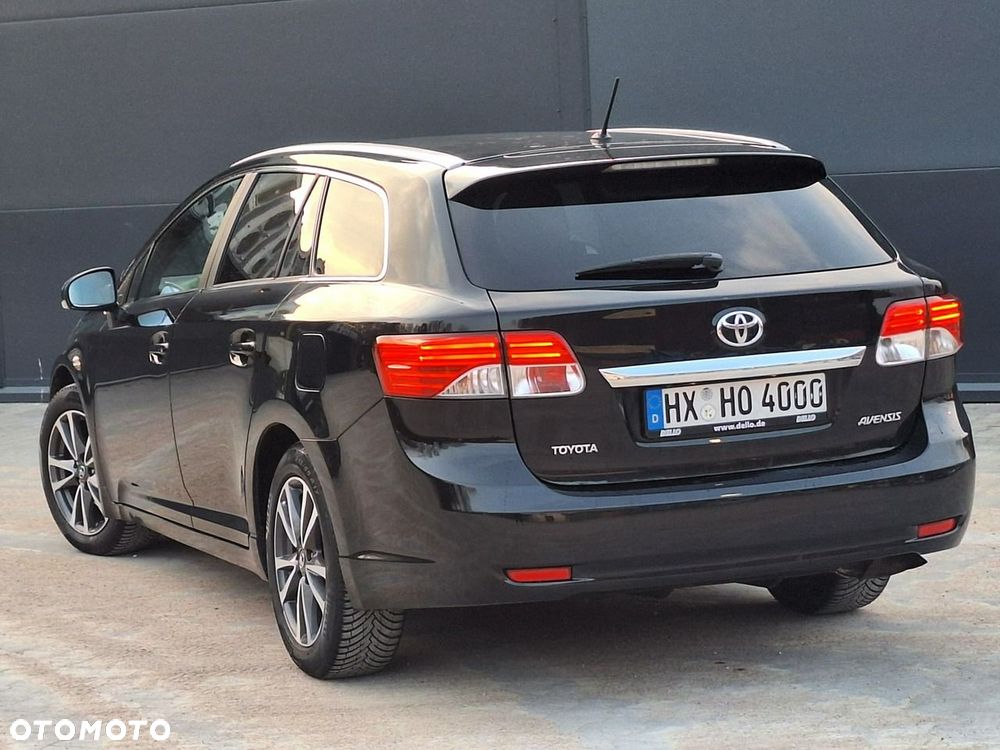 Toyota Avensis - 2