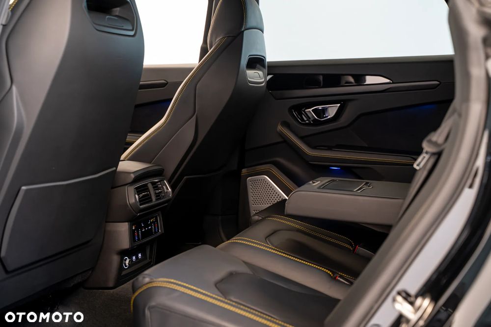 Lamborghini Urus Standard - 13