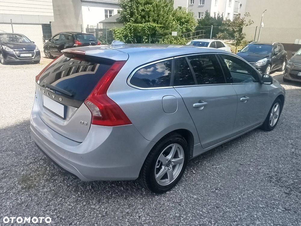 Volvo V60 D3 Geartronic Momentum - 5