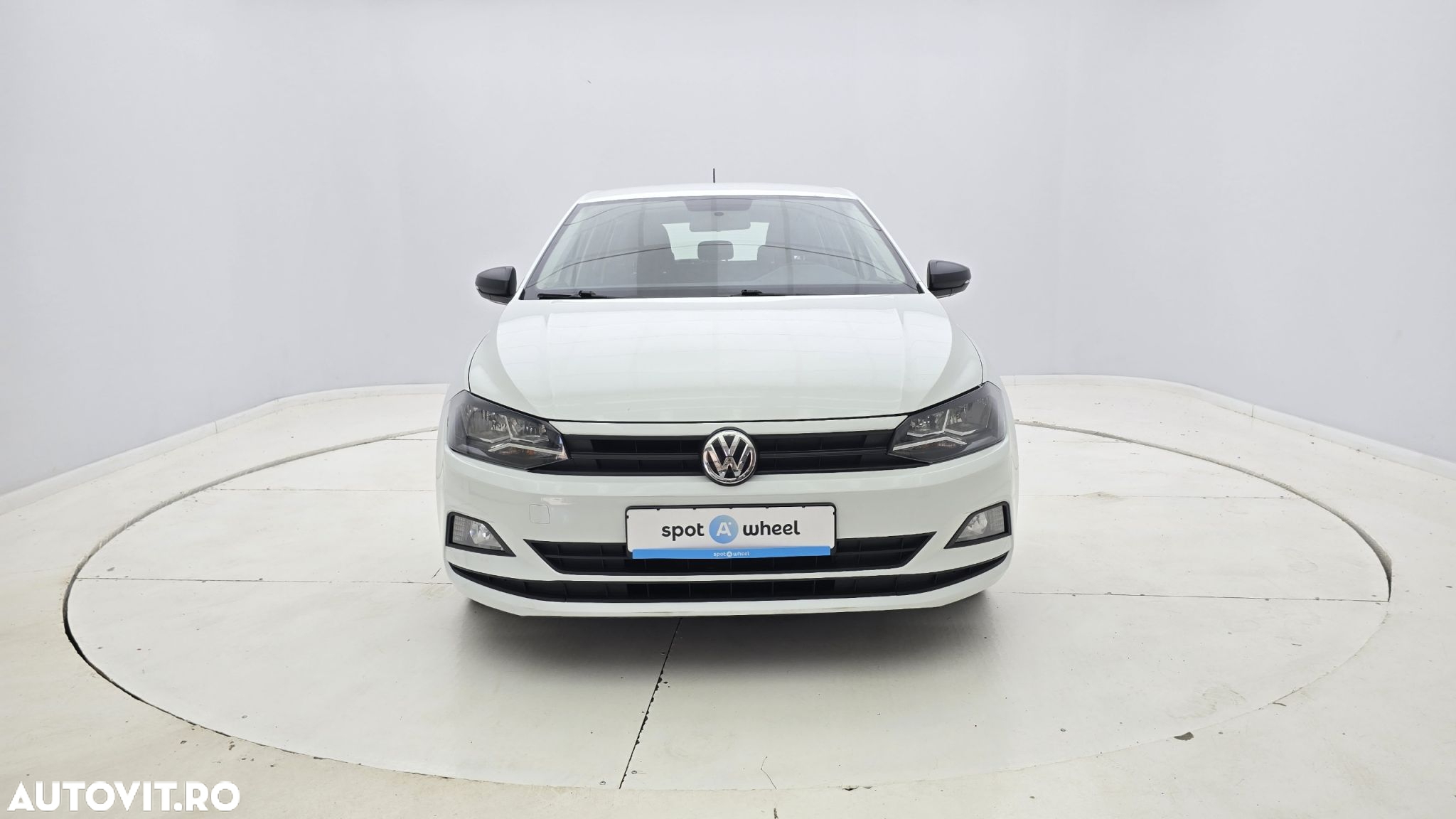 Volkswagen Polo - 2