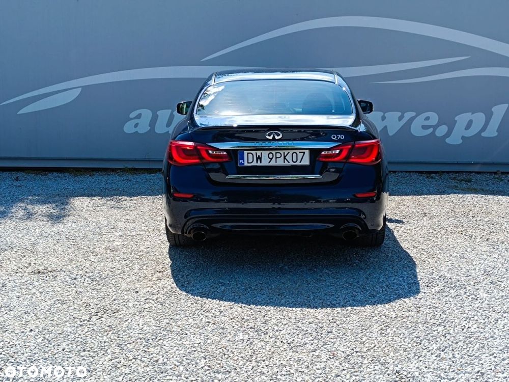 Infiniti Q70 - 22