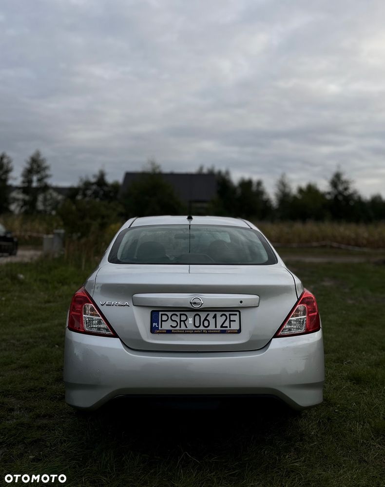 Nissan Tiida - 4