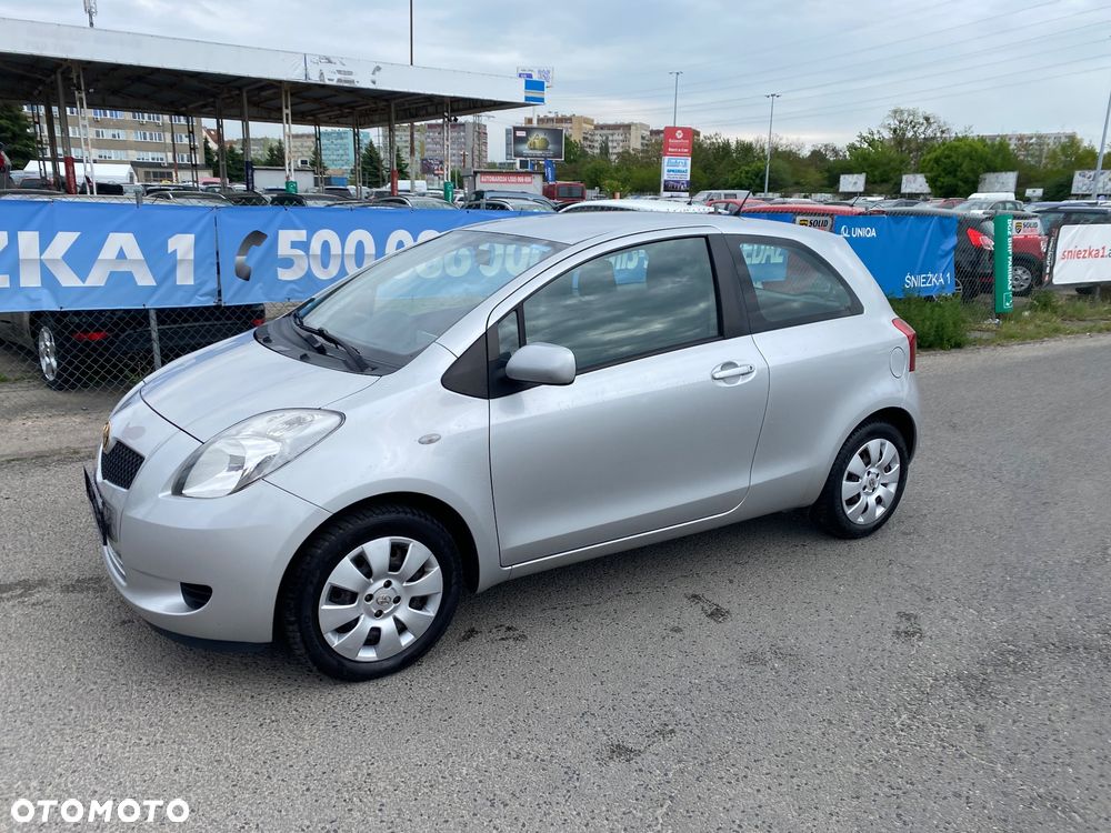 Toyota Yaris - 1