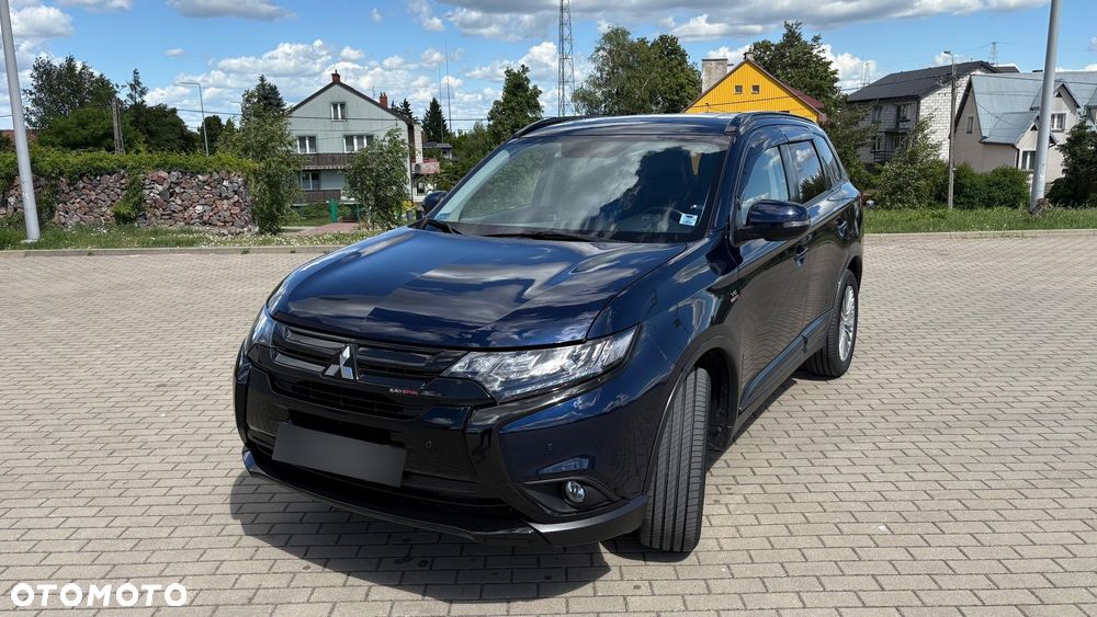 Mitsubishi Outlander - 4