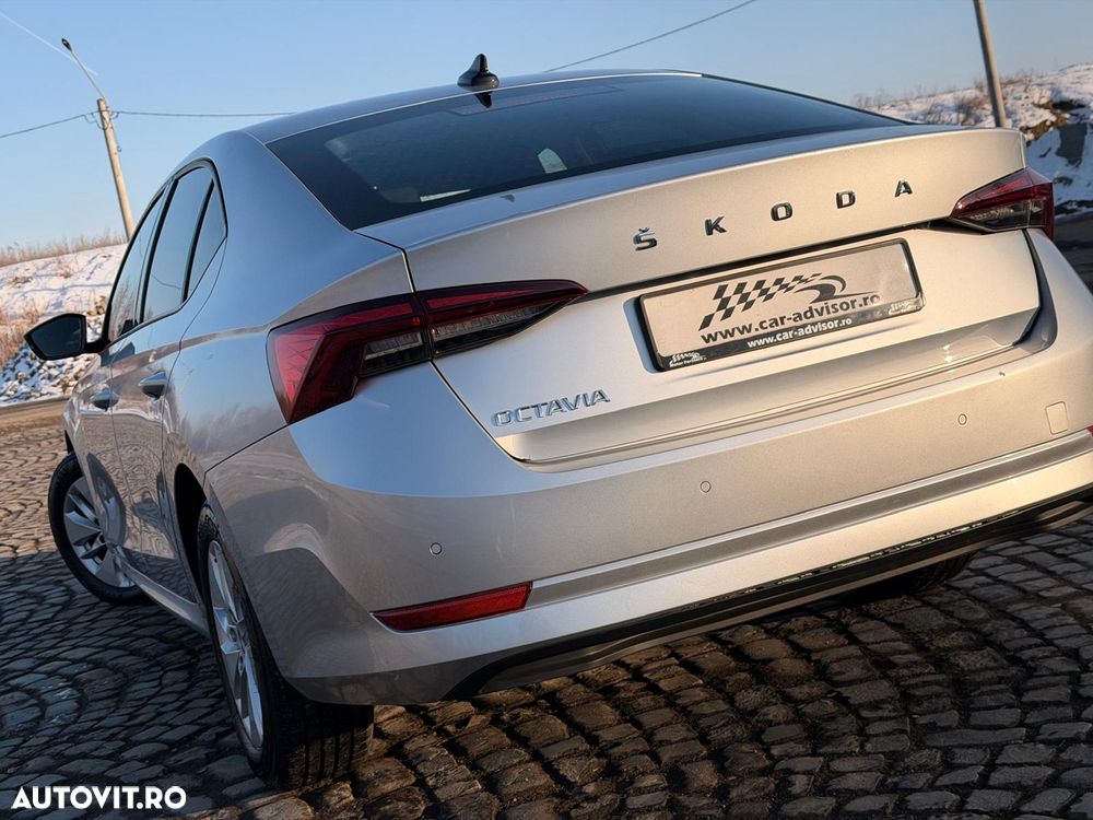 Skoda Octavia 2.0 TDI DSG Style - 17