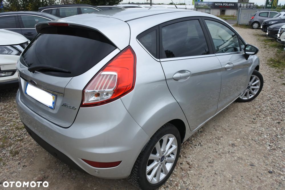 Ford Fiesta 1.0 EcoBoost S&S TITANIUM - 4