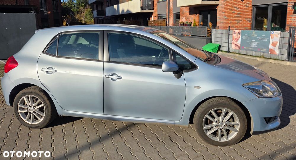 Toyota Auris 1.4 VVT-i Sol - 2