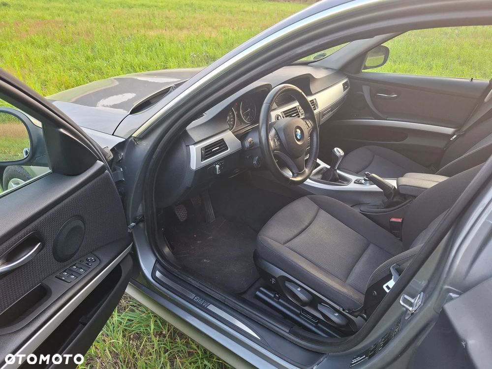 BMW Seria 3 330d xDrive - 10
