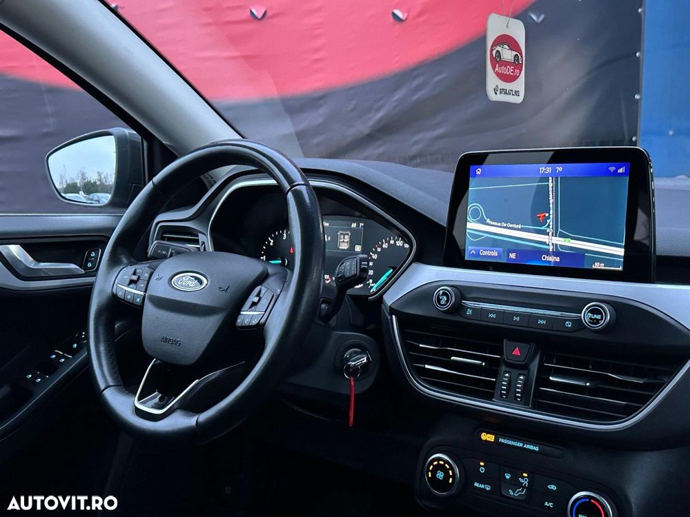 Ford Focus - 11