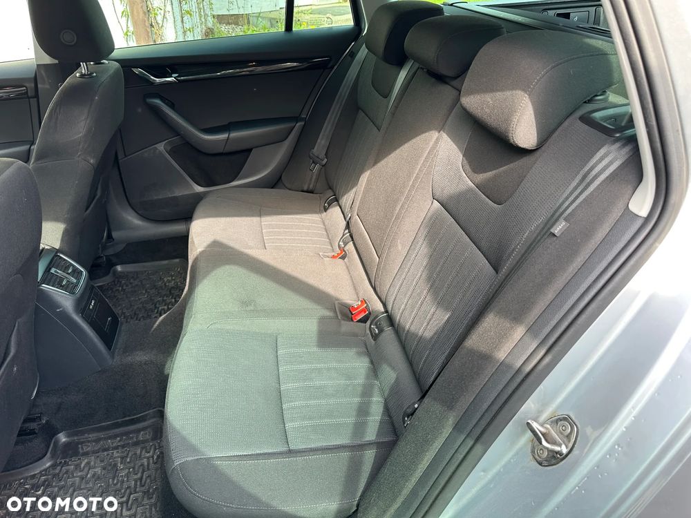 Skoda Octavia 2.0 TDI Ambition DSG - 11