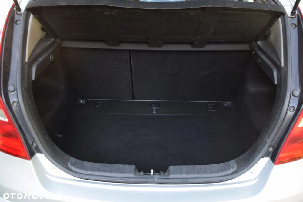 Hyundai i30 1.6 Comfort - 15