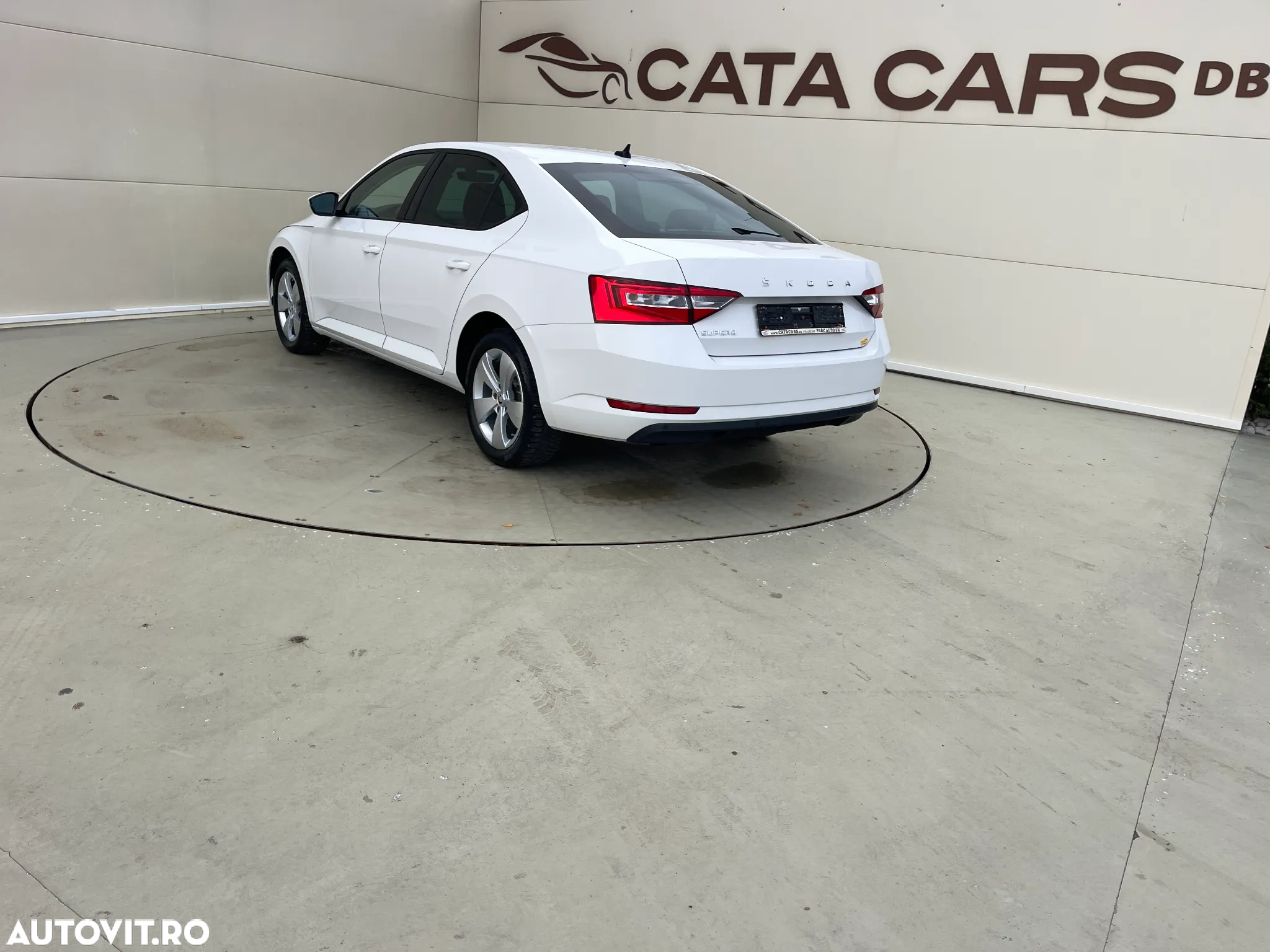 Skoda Superb 2.0 TDI DSG Ambition - 10