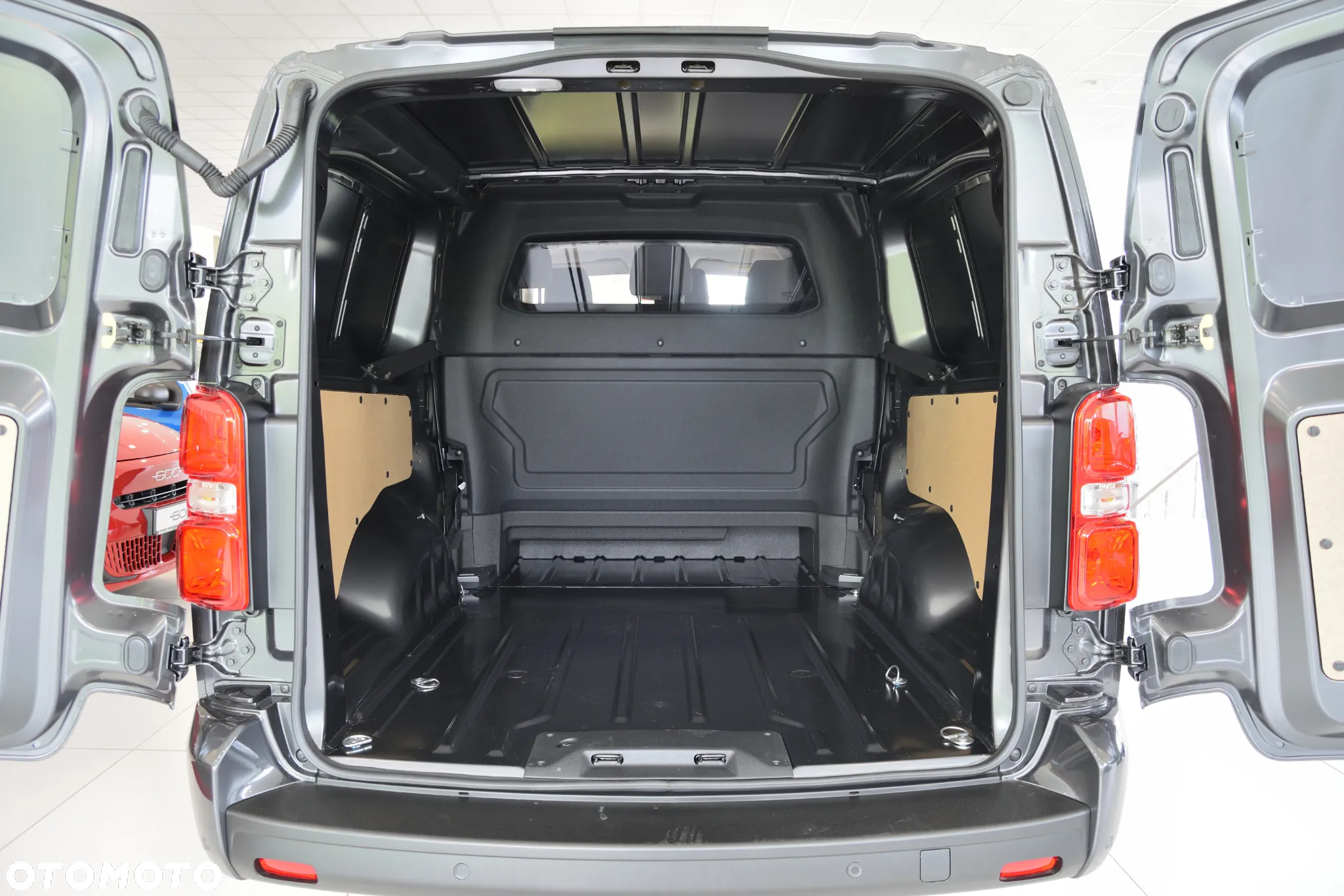 Fiat Scudo Furgon Brygadowy MAXI 2.0 MJ 177 KM S&S EAT8 - 24