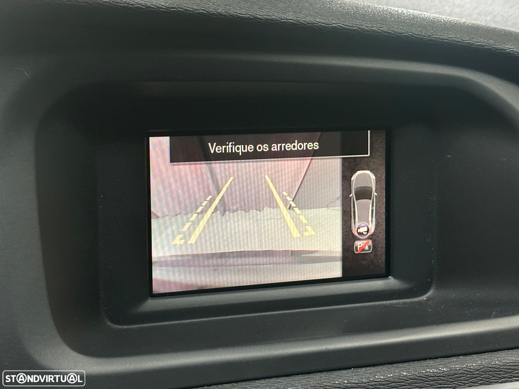 Volvo V40 Cross Country 1.6 D2 Momentum - 23