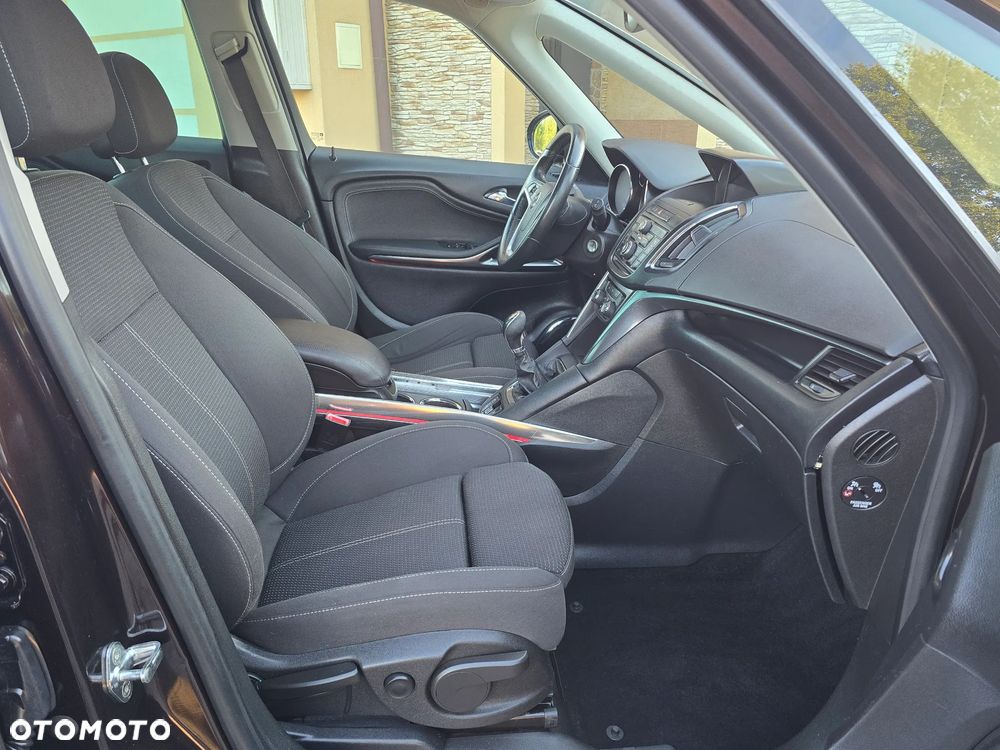 Opel Zafira 1.4 T Cosmo - 24