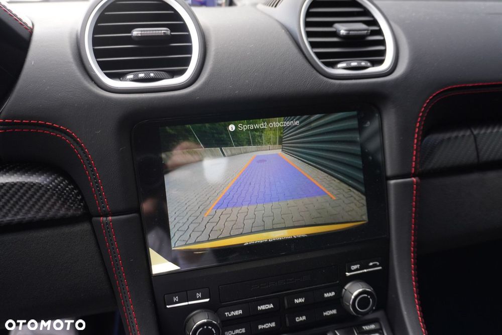 Porsche 718 Spyder - 21