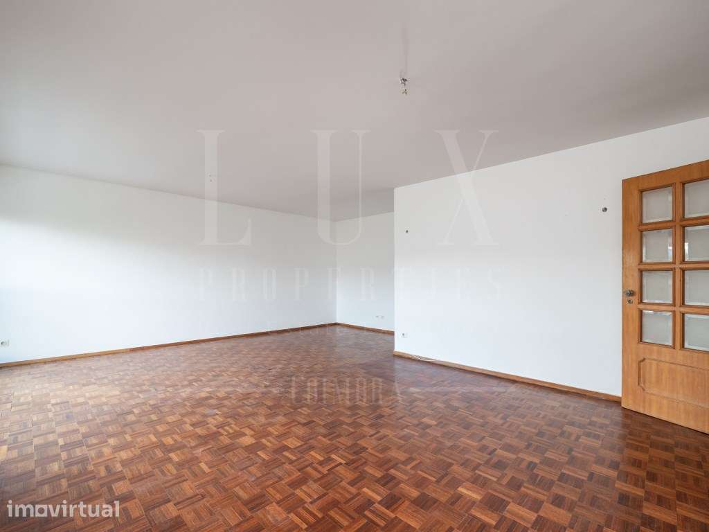 Apartamento T4 com Garagem | Rua Sanches da Gama, Coimbra - Grande imagem: 4/33