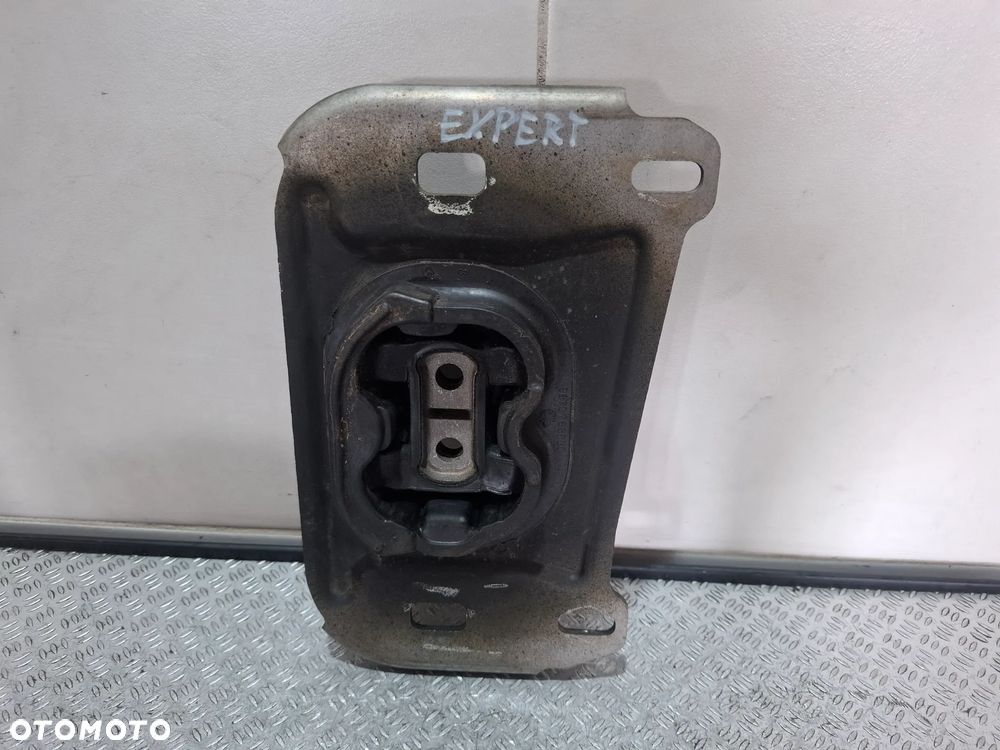 Łapa poduszka skrzyni biegów Peugeot Expert III 2,0 BHDI 2019 rok nr 9673768680 - 1