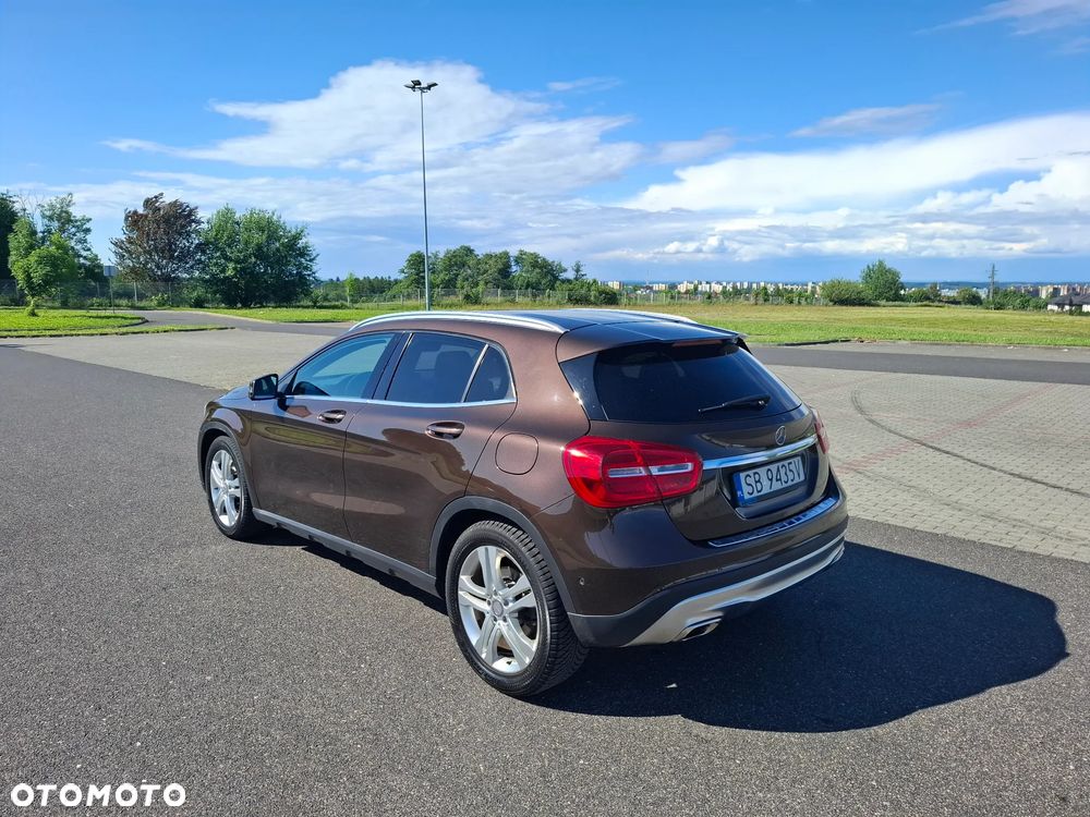 Mercedes-Benz GLA 250 7G-DCT - 3