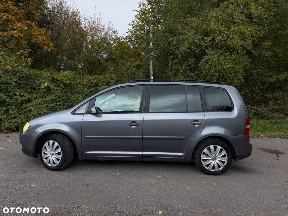 Volkswagen Touran 2004 photo 4