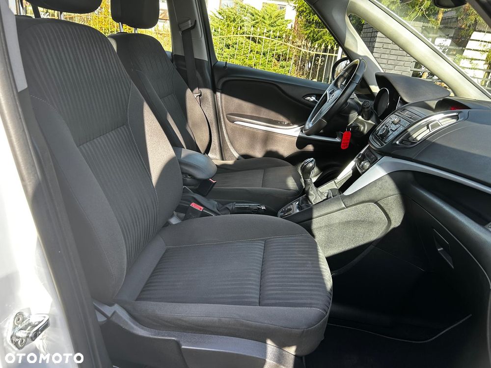 Opel Zafira - 32