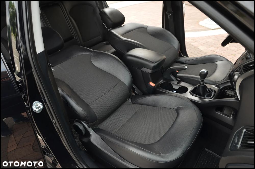 Hyundai ix35 1.7 CRDi Premium 2WD - 29