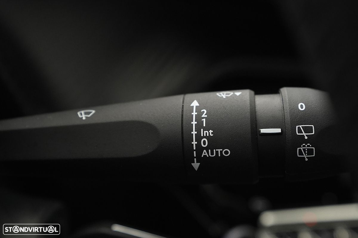 Peugeot 2008 1.2 PureTech Allure - 19