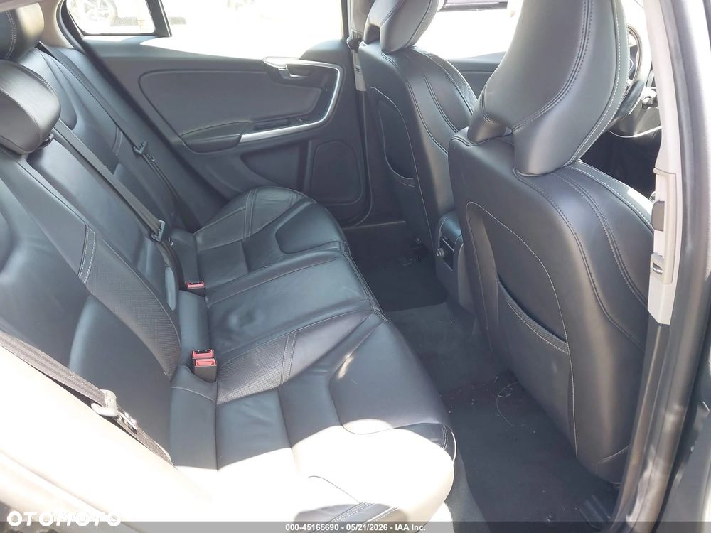 Volvo S60 - 18
