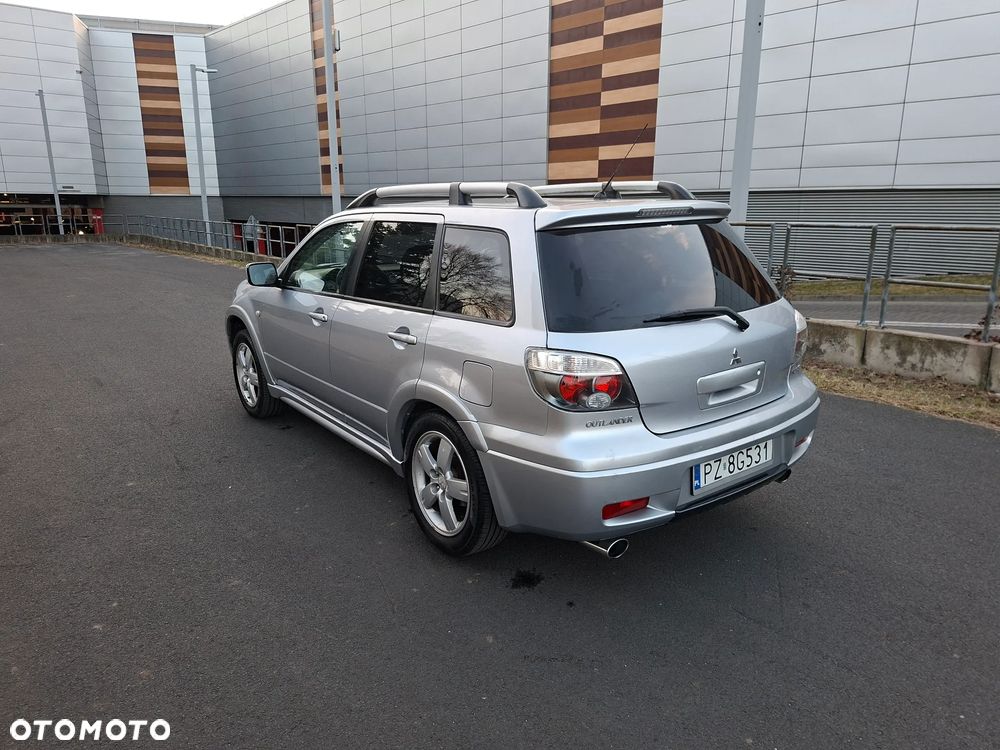 Mitsubishi Outlander 2.0 Turbo 4WD - 3