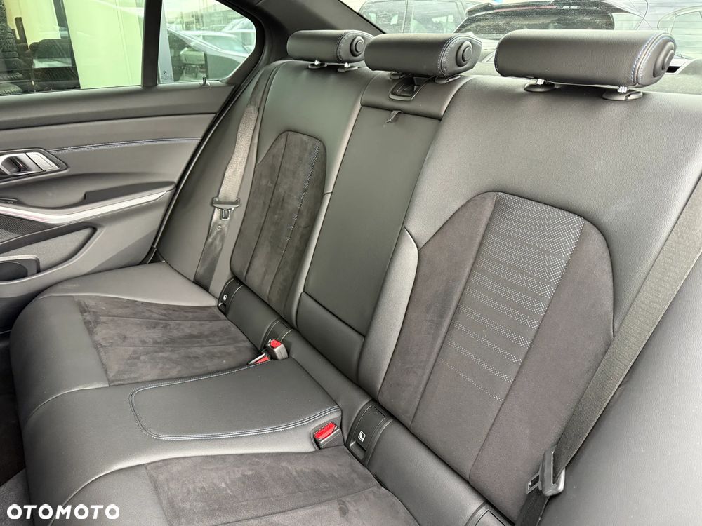 BMW Seria 3 320d xDrive M Sport Sport - 28