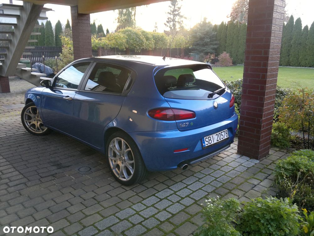 Alfa Romeo 147 1.6 Twin Spark Black Line - 8