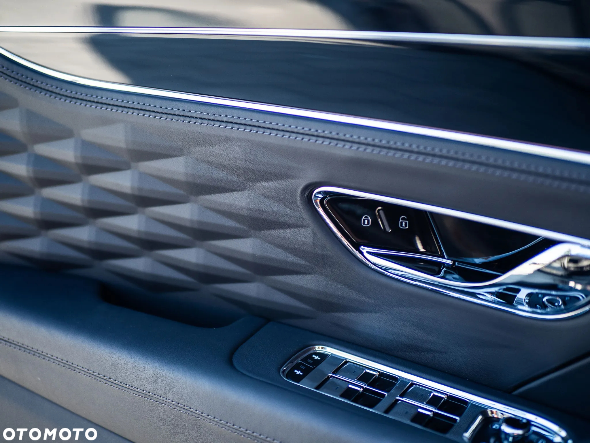 Bentley Flying Spur W12 S - 16