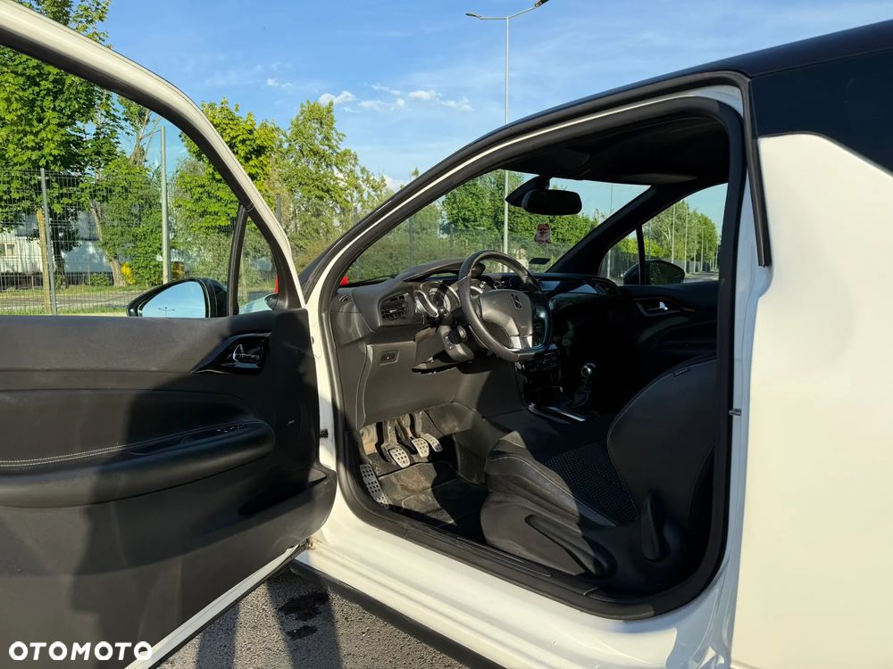 Citroën DS3 1.6 HDi SportChic - 8
