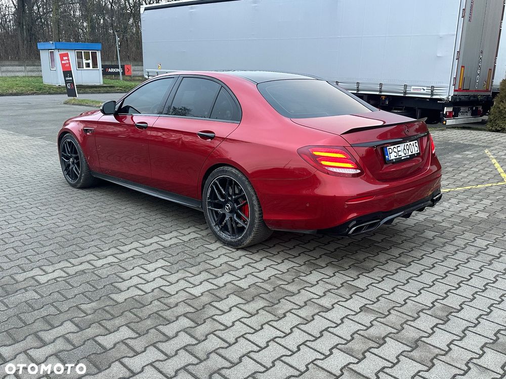Mercedes-Benz Klasa E AMG 63 S 4Matic AMG Speedshift 9G-MCT - 4