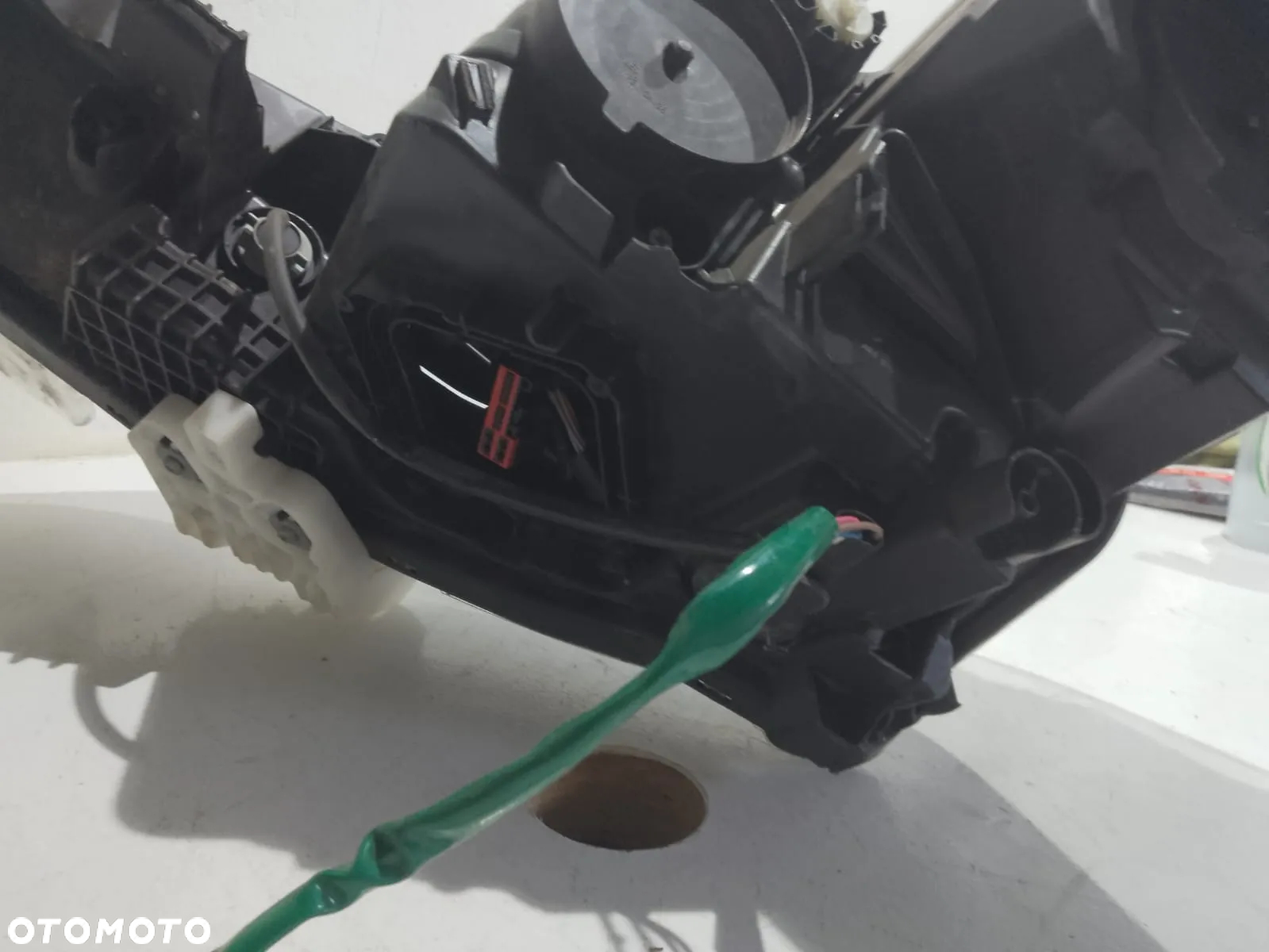 LAMPA PRAWY PRZÓD EU LED 260105SH5A NISSAN LEAF II 2 17- - 9