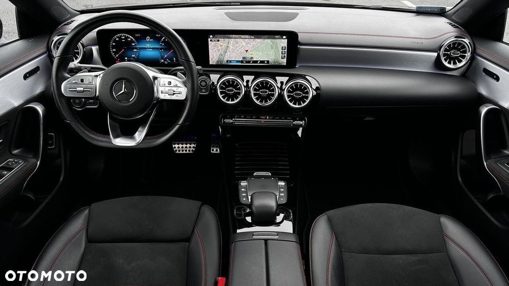 Mercedes-Benz CLA 200 7G-DCT - 20