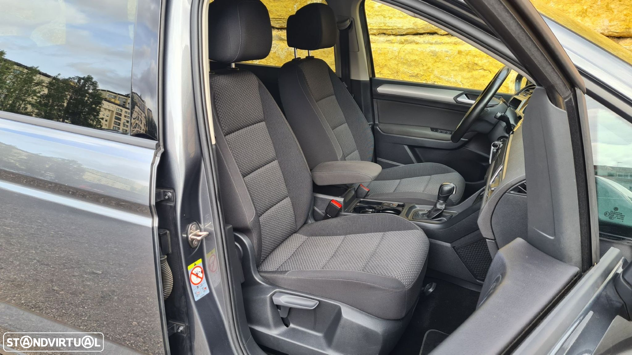 VW Touran 1.6 TDI Confortline DSG - 36