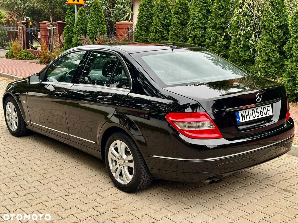 Mercedes-Benz Klasa C 180 Kompressor BlueEFFICIENCY Avantgarde - 4