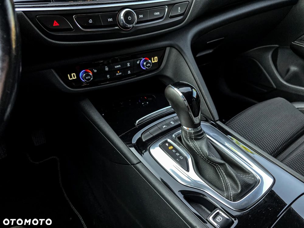 Opel Insignia - 22