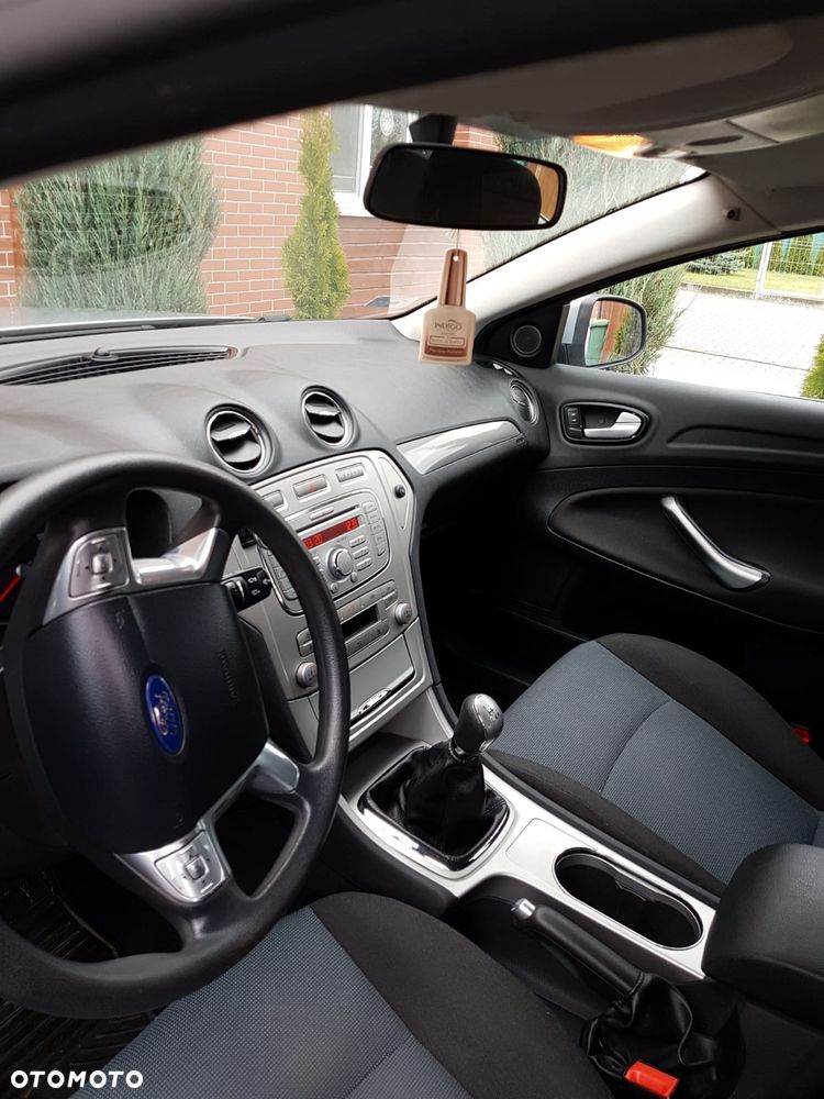 Ford Mondeo 1.6 Ambiente - 10