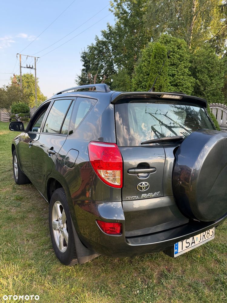 Toyota RAV4 - 4