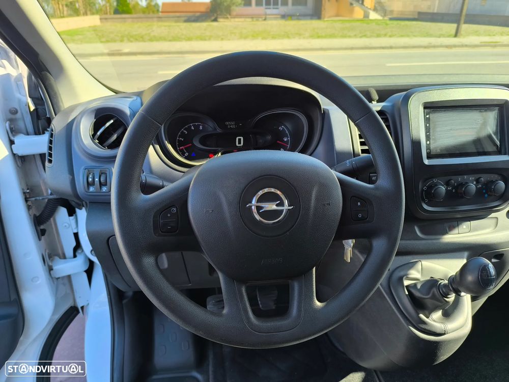 Opel Vivaro - 24