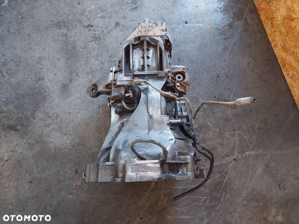 SKRZYNIA BIEGÓW AUDI 80 B4 2.0 8V MANUAL 5 BIEGÓW CGT - 6