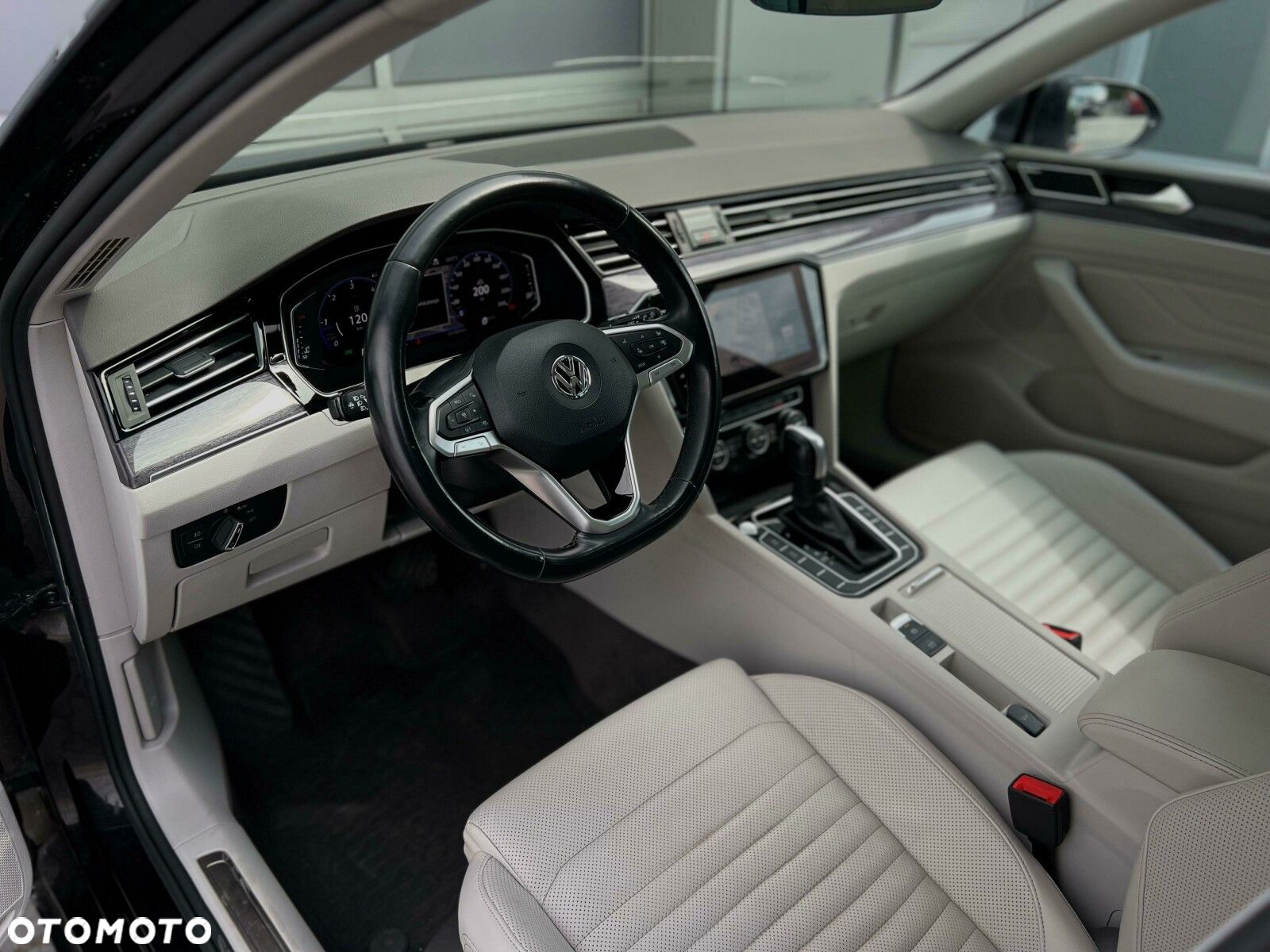 Volkswagen Passat - 10