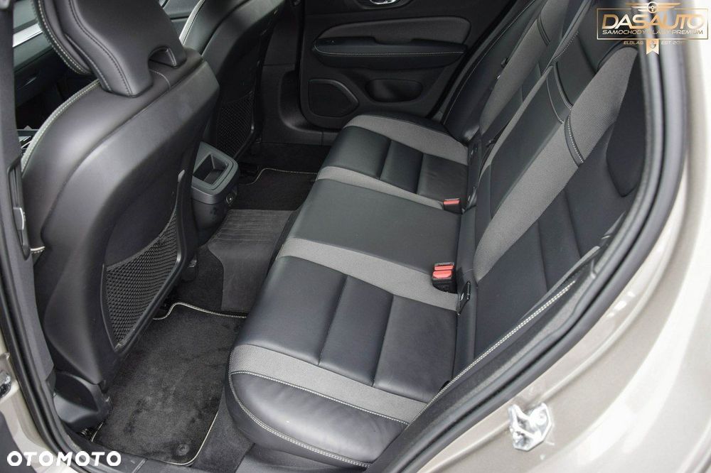 Volvo V60 B4 D Geartronic RDesign - 30