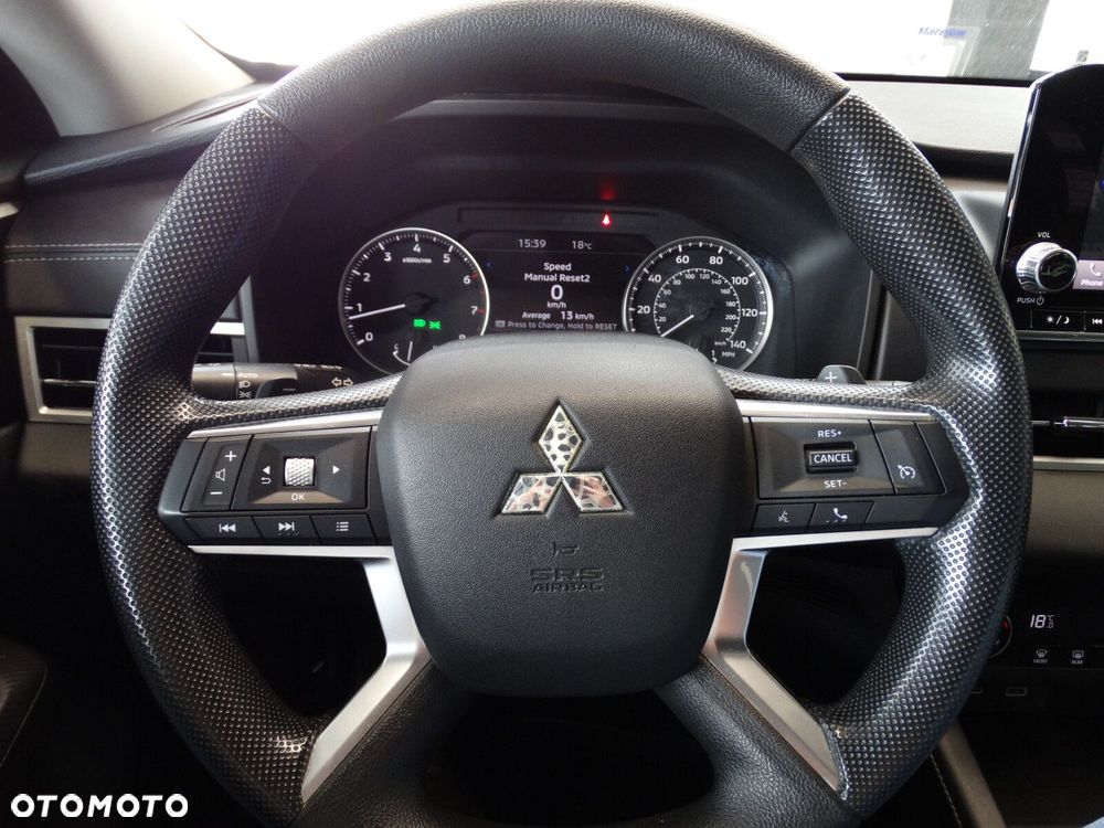 Mitsubishi Outlander - 14