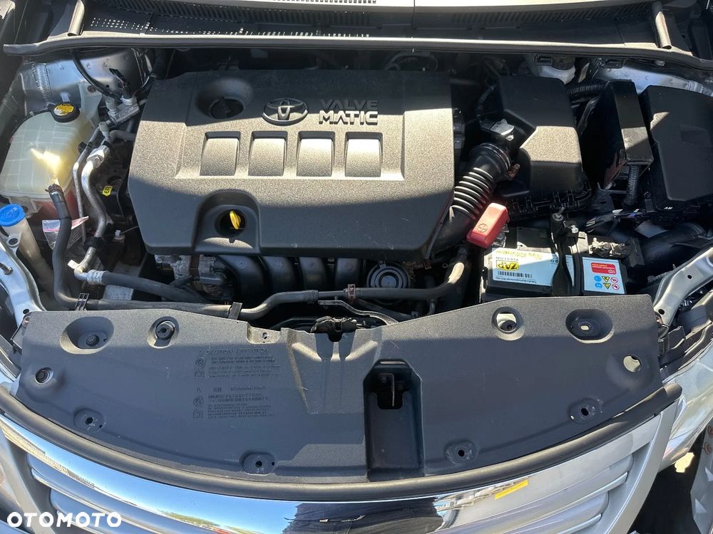 Toyota Avensis 2.0 Premium MS - 9